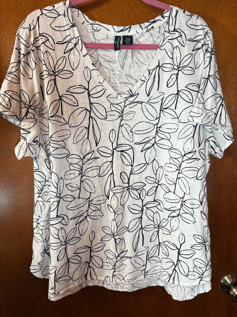 Cynthia Rowley White V-Neck Tee with Black Leaf Outline Print